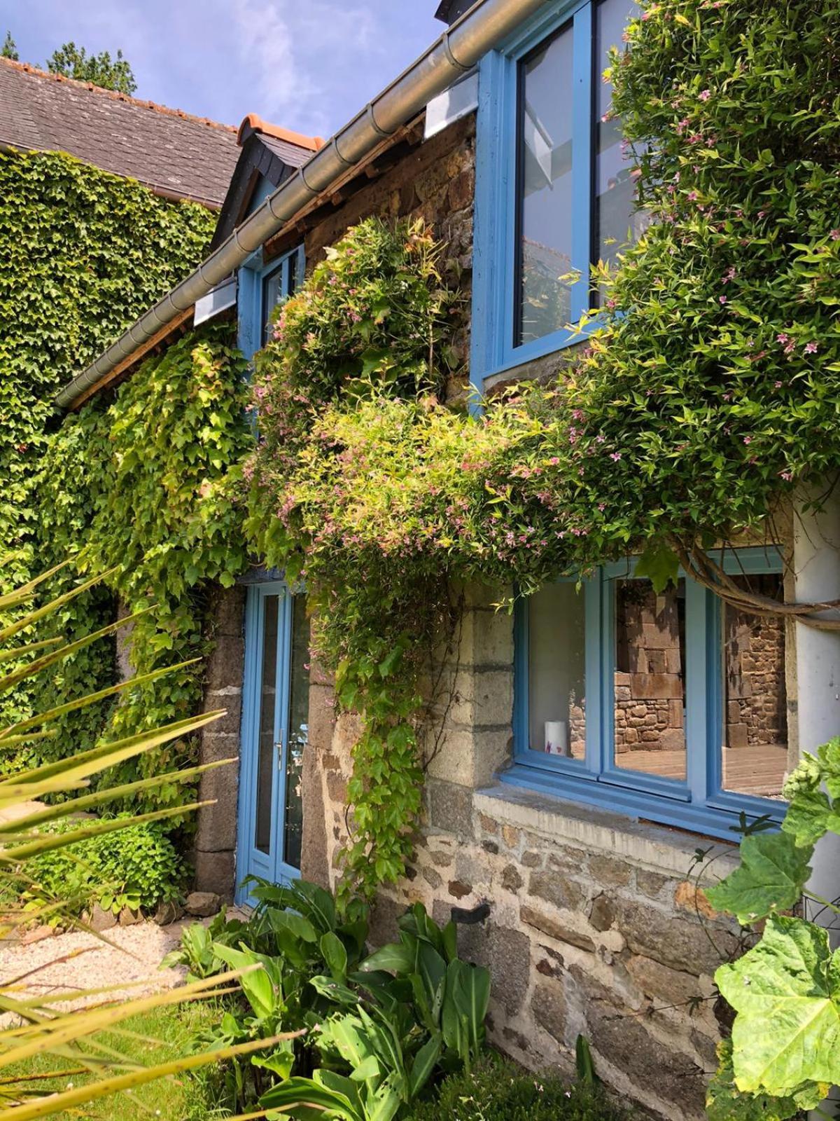 Gites De La Touche Aux Pourvoirs Combourg Exterior photo